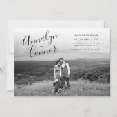 ミニマルスクリプトフォト | 現代のモノクロウェディング 招待状 (正面)