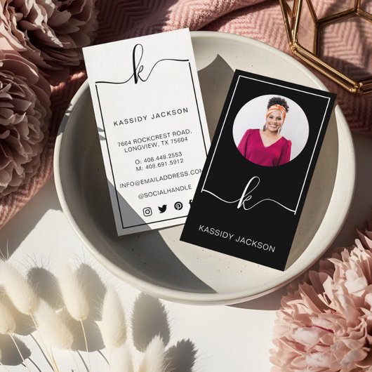 ミニマルスタイリッシュScript Monogram Frame Circle写真 名刺