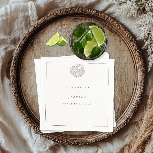 ミニマルタイポグラフィブラック&ホワイトシーシェル結婚ズ スタンダードカクテルナプキン