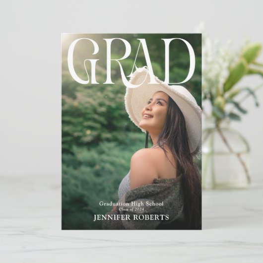 ミニマルタイポグラフィ&卒業写真 案内状 (スタンド正面)