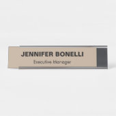 ミニマルトレンディーパーソナライズされたカスタマイズ名 デスクネームプレート (正面)