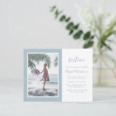 ミニマルトレンディーライトブルーフォトバースデーパーティー インビテーションポストカード (スタンド正面)