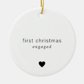 ミニマルハートフォト初めてのクリスマス 婚約した セラミックオーナメント (正面)