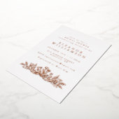 ミニマルバラゴールドフォイルボタニカルブライダルシャワー 箔招待状 (回転した状態)