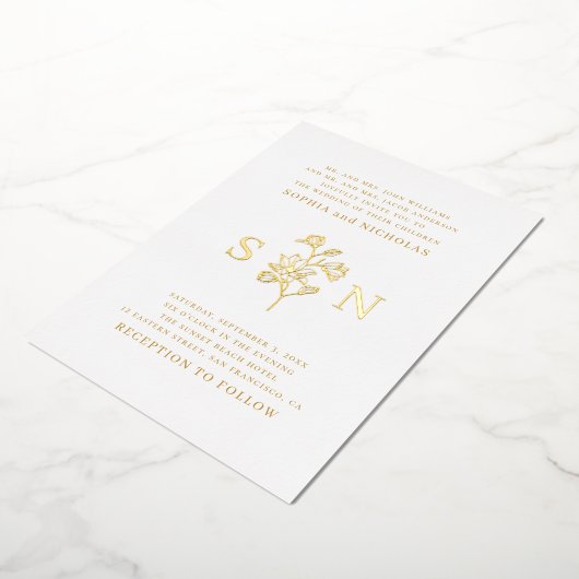 ミニマルフローラ結婚ズ | ラグジュアリー金ゴールドモノグラム 箔招待状 (回転した状態)