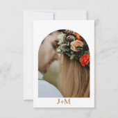 ミニマルフローラbohoアーチ写真秋秋結婚の 招待状 (裏面)