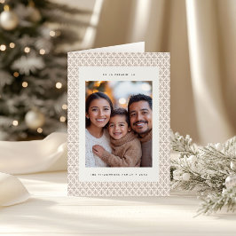 ミニマルブラウンとホワイトのスノーフレーククリスマスカード シーズンカード