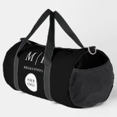 ミニマルブラックエレガントとホワイトロゴのビジネス ダッフルバッグ (右コーナー)
