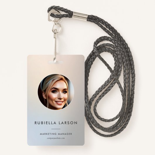 ミニマルプロフェッショナルマーケティングフォトシルバー バッジ (正面ランヤード)