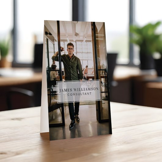 ミニマルプロフェッショナル会社のロゴとビジネスフォト 名刺