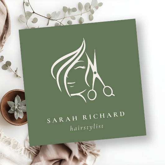 ミニマルヘアスタイリスト薄暗い苔の緑の髪のハサミ スクエア名刺