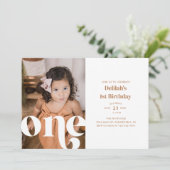 ミニマルモダンスアーストーンフォトファースト誕生日 招待状 (スタンド正面)