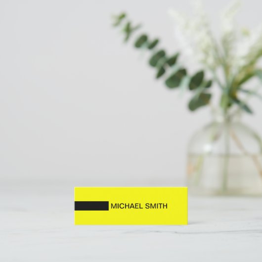 ミニマルモダンスエレガントイエローブラック スキニー名刺 (スタンド正面)