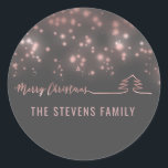 ミニマルモダンスクリプトMerry Christmas sparkle ラウンドシール<br><div class="desc">ミニマルモダンリストメリークリスマスクリスマスツリー。魅力的なモダンプロフェッショナルデザインとコンテンポラリーtouch。エレガンスとスタイルのtouch。カスタマイズモノグラムのイニシャル、名前とアドレスの詳細。</div>