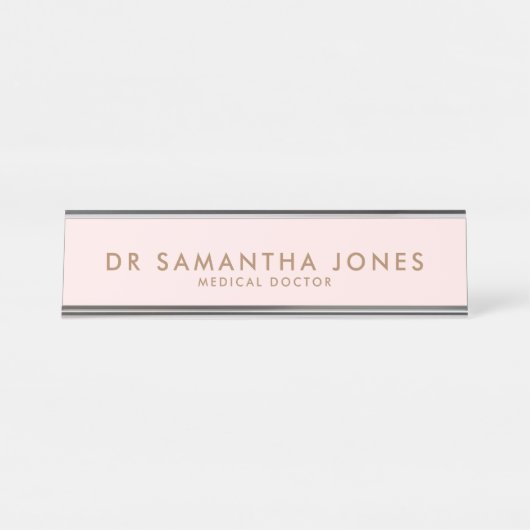 ミニマルモダンスドクタープロフェッショナルピンク デスクネームプレート (正面)