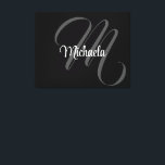 ミニマルモダンモノグラムイニシャル名 キャンバスプリント<br><div class="desc">モノグラミニマルムモダンイニシャル名白黒。黒い色の後ろにキュッシブなイニシャルを持つパーソナル化可能な名前をカスタムする。</div>