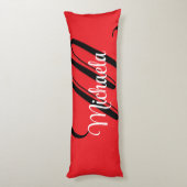 ミニマルモダンモノグラムイニシャル名red ボディピロー (裏面 (縦))