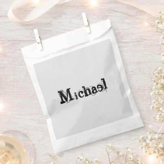 ミニマルモダンモノグラム名 フェイバーバッグ (クリップ留めされた状態)