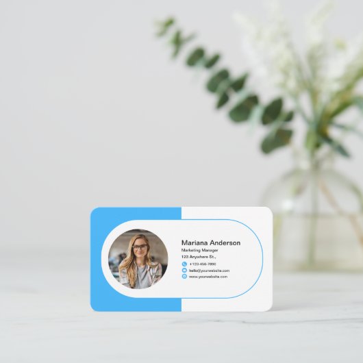 ミニマルモダンリストの名前とロゴプロフェッショナル 名刺 (スタンド正面)