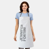 ミニマルモダンリストの名前を白灰色に追加 エプロン (着用した状態)