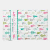 ミニマルモダンリストクリスマスツリーパターンピンクティール（緑がかった色） キッチンタオル (横)