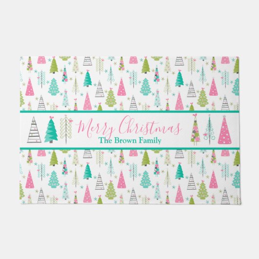 ミニマルモダンリストクリスマスツリーパターンピンクティール（緑がかった色） ドアマット (正面)