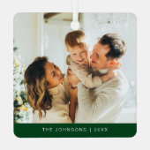 ミニマルモダンリストグリーンメリークリスマスフォト メタルオーナメント (裏面)