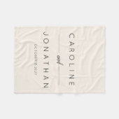 ミニマルモダンリストスクリプトアイボリーカスタムウェディング フリースブランケット (正面(横))