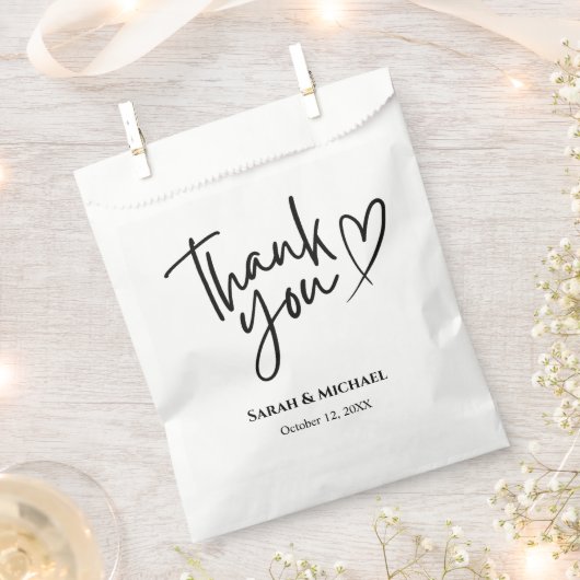 ミニマルモダンリストスクリプトハートあり結婚と フェイバーバッグ (クリップ留めされた状態)