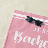 ミニマルモダンリストピンクバチェロレッテ週末 ビーチタオル (インサイチュ)