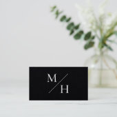 ミニマルモダンリストブラック対角イニシャルモノグラム 名刺 (スタンド正面)