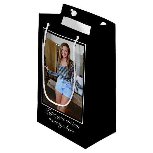 ミニマルモダンリストホワイトブラック誕生日写真 スモールペーパーバッグ (正面アングル)