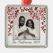 ミニマルモダンリストレッドベリーのクリスマスフォト メタルオーナメント (正面)