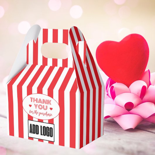 ミニマルモダンリストレッド白ストライプのビジネスロゴ フェイバーボックス