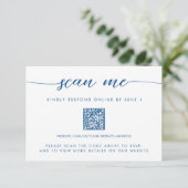 ミニマルモダン海軍ブルースキャン私QR RSVP エンクロージャーカード (スタンド正面)