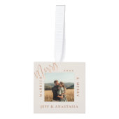 ミニマルモダン結婚したメリーと金ゴールドのスクリプトの写真 キューブオーナメント (正面)