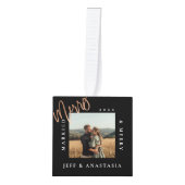 ミニマルモダン結婚したメリーと金ゴールドのスクリプトの写真 キューブオーナメント (正面)