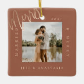 ミニマルモダン結婚したメリー &金ゴールドスクリプト2写真 セラミックオーナメント (正面)