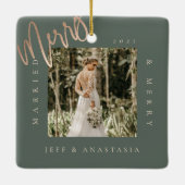ミニマルモダン結婚したメリー &金ゴールドスクリプト2写真 セラミックオーナメント (裏面)