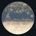 ミニマルモダン金ゴールドスクリプトMerry Christmas ラウンドシール<br><div class="desc">ミニマルモダン金ゴールドスクリプトMerry Christmas Christmas tree.魅力的なモダンプロフェッショナルデザインとコンテンポラリーtouch。優雅さとスタイルのtouch。モノグラカスタマイズムのイニシャルと名前とアドレスの詳細</div>