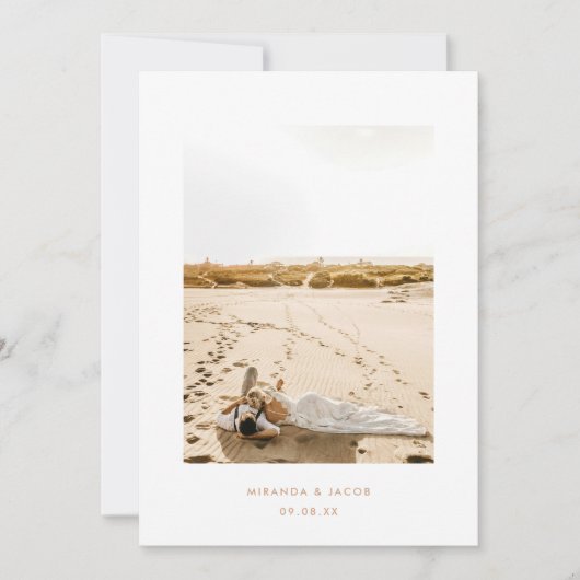 ミニマルモダン2枚組ウェディング「私たちは秘密の結婚式を挙げました！」 案内状 (正面)