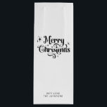 ミニマルレトロスクリプトブラック&ホワイトMeerry Christmas ワインギフトバッグ<br><div class="desc">このシックスタイリッシュなデザイン機能エレガント、クラシック要素は任意の大事な行事に最適。クリスマスプレゼントに理想的な、このカスタマイズ可能な抱き枕はモダン、あなたの休日のお祝いにtouchをもたらす。共有クリスマスの雰囲気と今シーズン感じの特別なすべてのプレゼント！</div>
