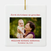 ミニマル写真初めてのクリスマスおばあちゃん セラミックオーナメント (裏面)