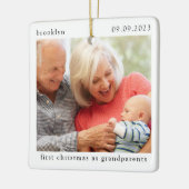 ミニマル写真祖父母の初めてのクリスマス セラミックオーナメント (左)