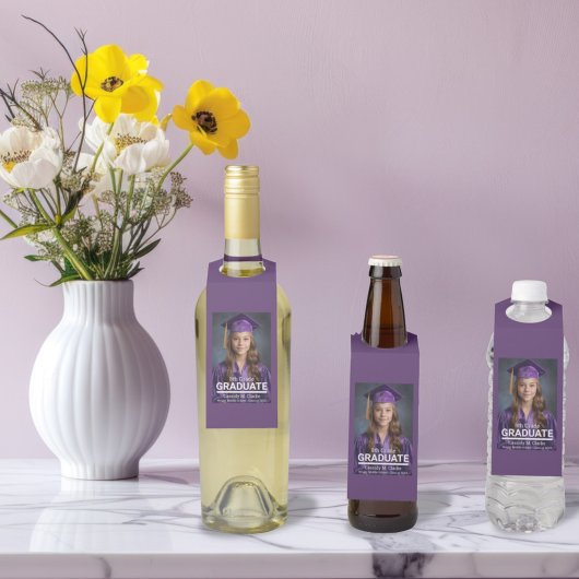 ミニマル写真第8学年の卒業発表 ボトルネックタグ