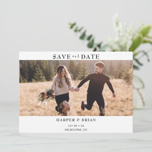 ミニマル写真結婚式デートのカードを保存 招待状 (スタンド正面)