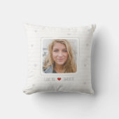 ミニマル写真赤いハートラブバレンタインデー クッション (正面)