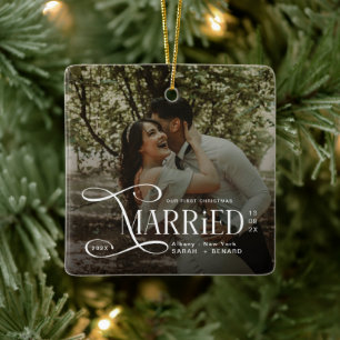 ミニマル初めてのクリスマス結婚したカップル写真 セラミックオーナメント