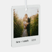 ミニマル初めてのクリスマス結婚した写真 メタルオーナメント (正面右)