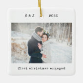 ミニマル書体 |初めてのクリスマス 婚約した セラミックオーナメント (正面)